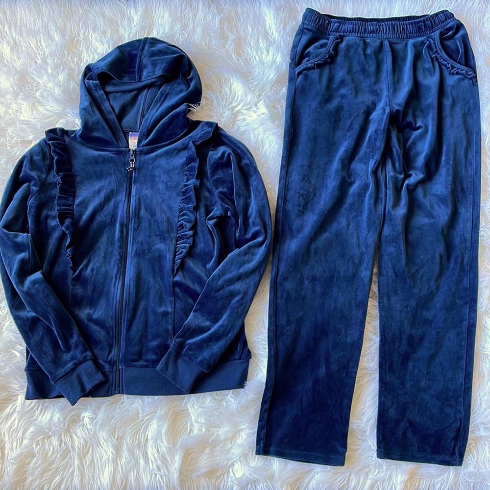 Girl’s Wonder Nation Velour Sweatsuit Size 14/16